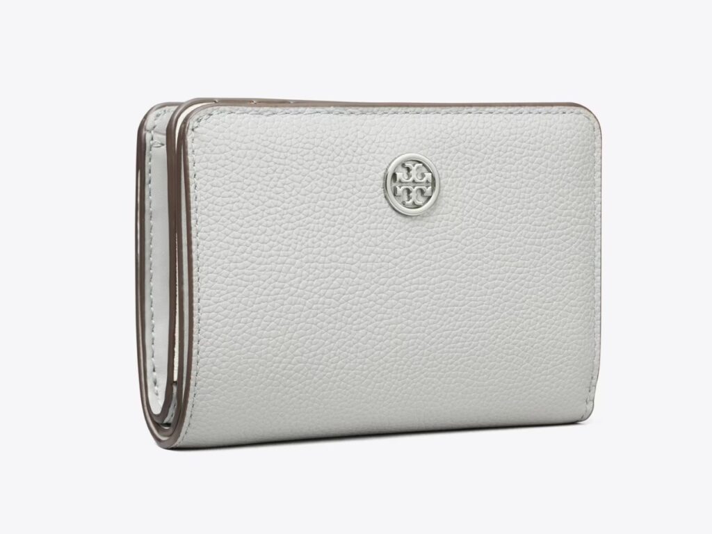 トリーバーチロビンソン ペブルド バイフォールド ウォレット


